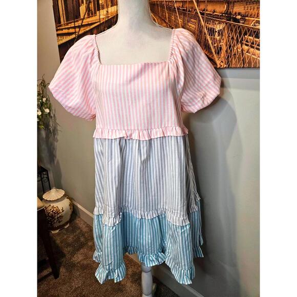 bibi Dresses & Skirts - BiBi Oversized Striped Puff Sleeve Tiered Dress
